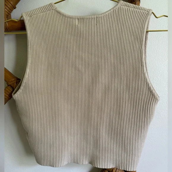 House of Harlow Ribbed Cropped Tank - Picture 3 of 3